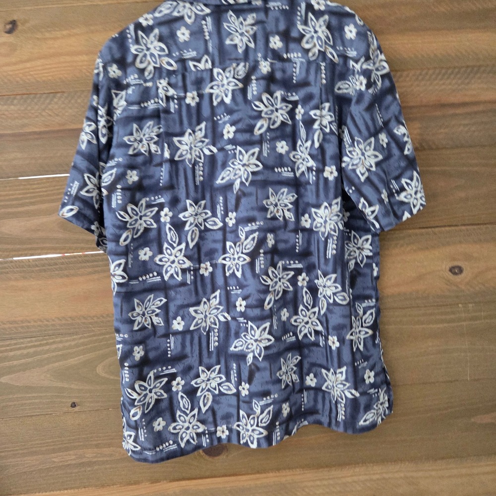 TravelSmith Button Up Shirt Blue 100% Silk Floral Tropical Mens Medium - Picture 2 of 5